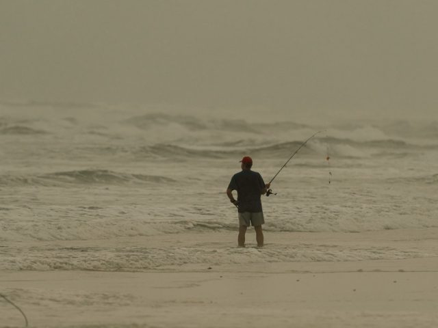 Meilleurs spots de surfcasting en France : classement des 7 lieux