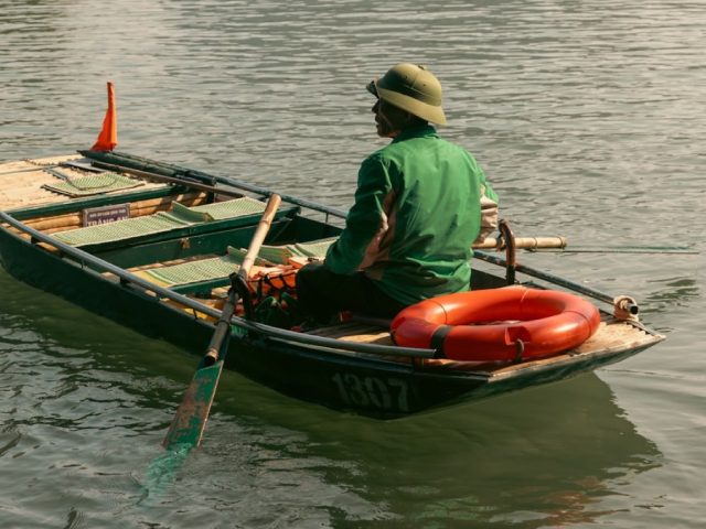 Règles et équipement obligatoires pour la pêche en bateau